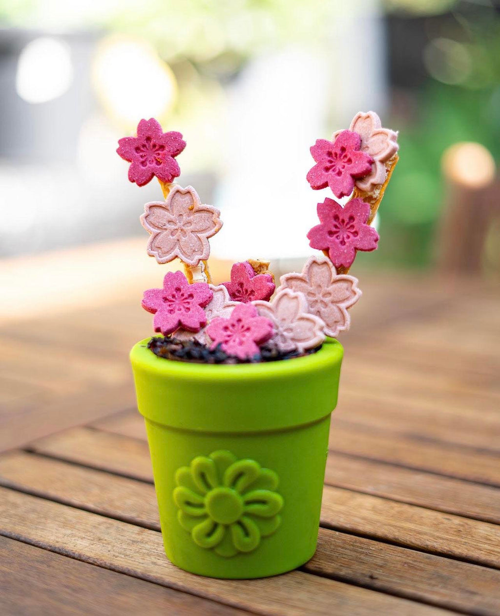SodaPup Large Flower Pot eCup Treat Dispenser - FurrowpetstoreBowls, Feeding & EnrichmentSodaPup/True Dogs, LLC